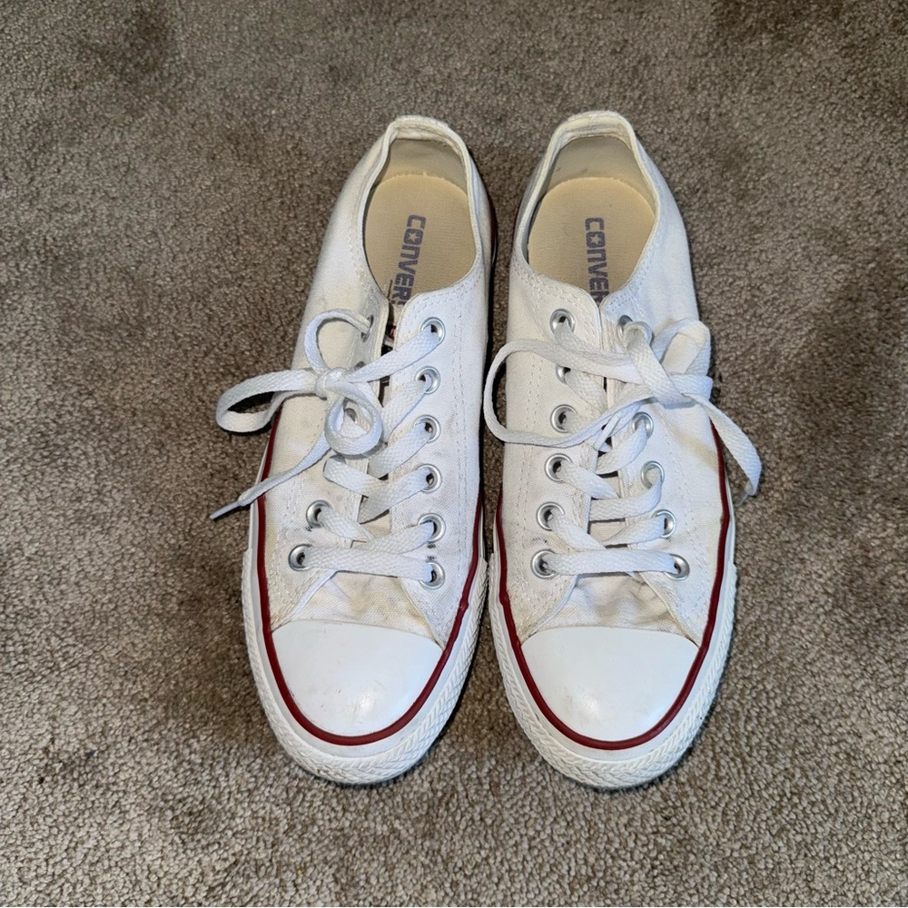White Chuck Taylor All Star Canvas Low Top Size 8 W